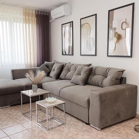 Two Identical Designer 2Bd Flats With Sea View In Balchik By Flat Mаnager公寓 外观 照片